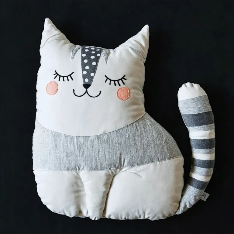 Выкройка кота подушки: подробная инструкция и важные нюансы